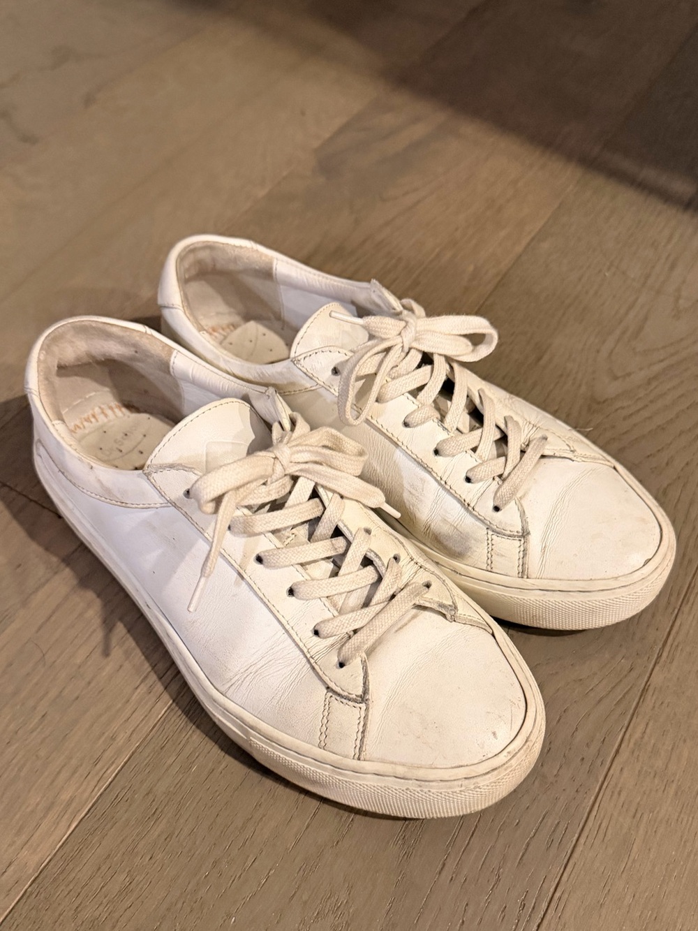 Women’s koio triple white capri sneakers size 6 wide